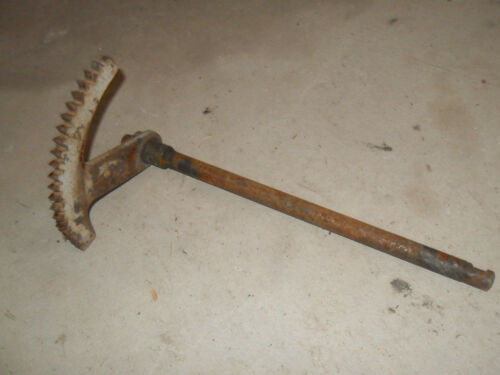 1959 Mitsubishi Silver Pigeon C75 Scooter - Kick Start Shaft with Gear
