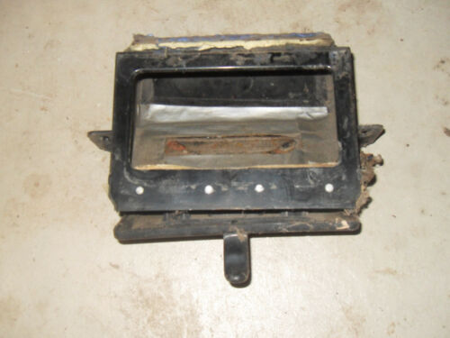 1969 Datsun 510 Bluebird Wagon - Ventilator / Dash Duct Vent