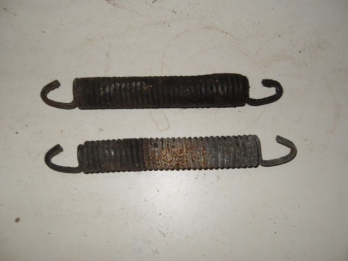 1960 Mitsubishi Silver Pigeon C75 Scooter - Pair of Center Stand Springs