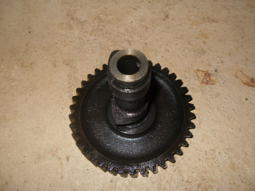 1960 Mitsubishi Silver Pigeon C75 Scooter - Cam Shaft with Timing Gear