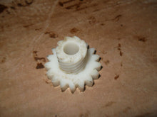 Load image into Gallery viewer, 1979 Suzuki DS100 - Oil Pump Drive Gear