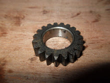 Load image into Gallery viewer, 1991 Husqvarna WMX WRK WXE 125 Cagiva - Pinion Gear 19T