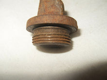 Load image into Gallery viewer, Cushman Scooter - Husky Engine - Oil Cap Plug
